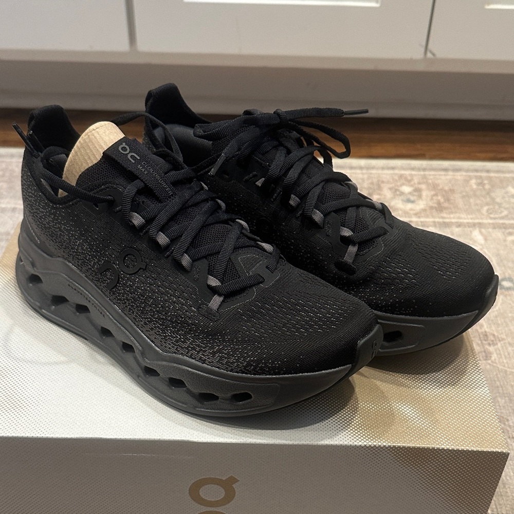 NWT Black Cloudsurfer Max